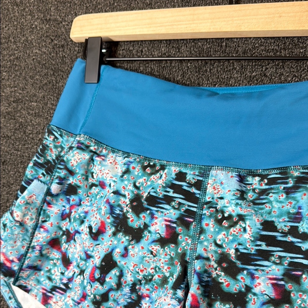 Lululemon Athletica Women's Blue Patterned Shorts, Size 4Tall - Picture 2 of 7